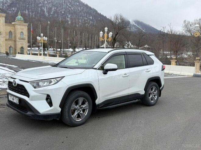 Toyota RAV4-9