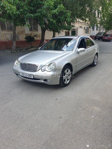 Mercedes C 200-11
