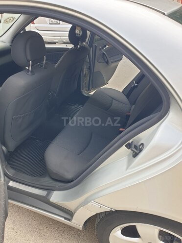 Mercedes C 200-6