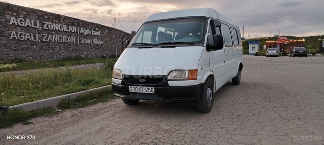 Ford Transit-1