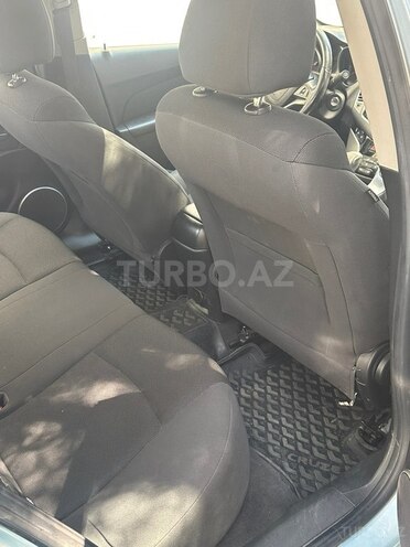 Chevrolet Cruze-13