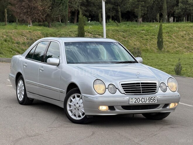 Mercedes E 240-2