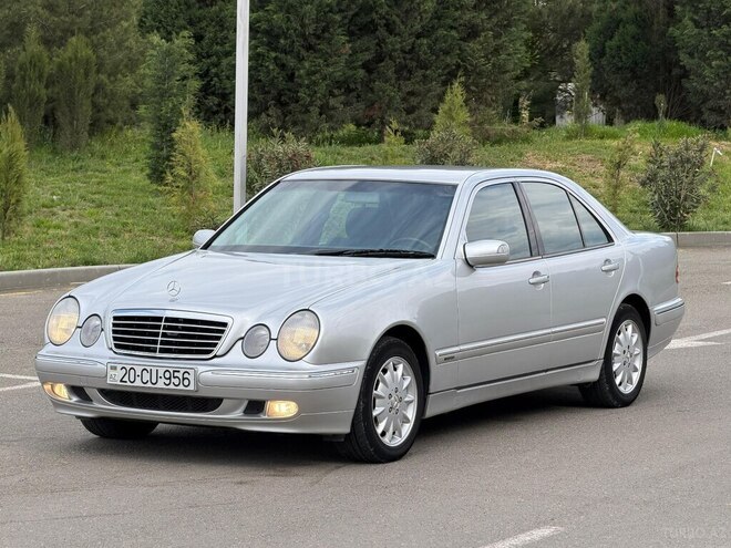 Mercedes E 240-5