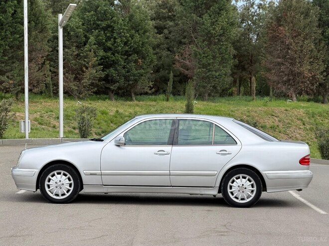 Mercedes E 240-7