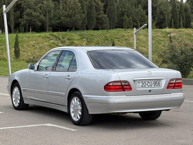 Mercedes E 240-9