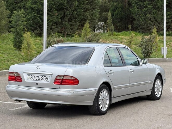 Mercedes E 240-10