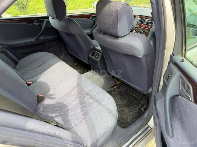 Mercedes E 240-15