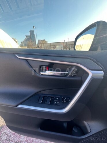 Toyota RAV4-10