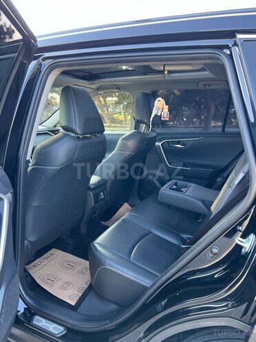 Toyota RAV4-6