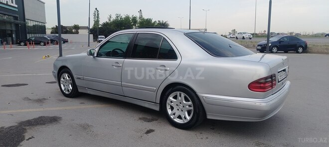 Mercedes E 200-12
