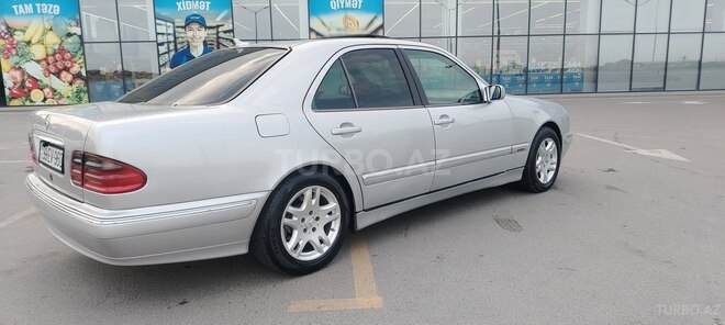 Mercedes E 200-9