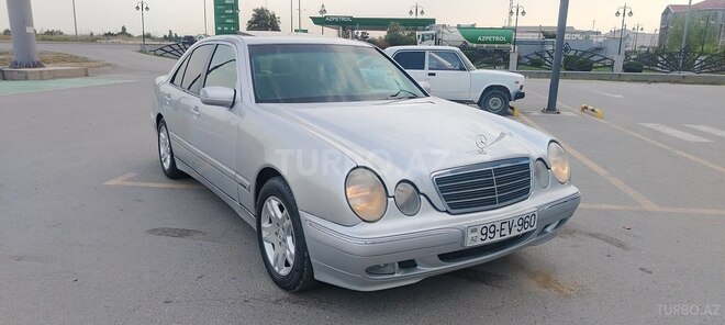 Mercedes E 200-3