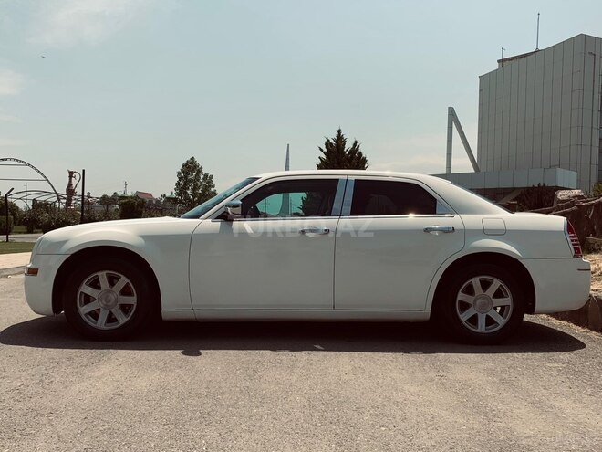 Chrysler 300C-3