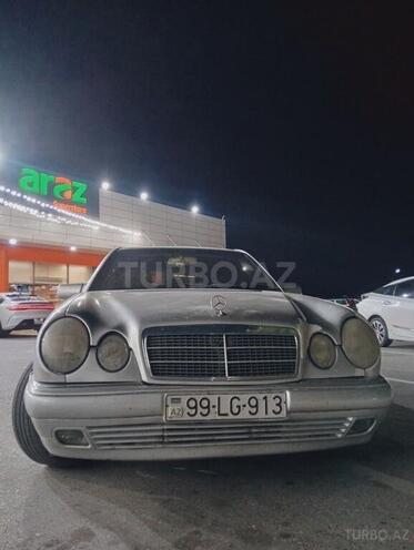 Mercedes E 200-1