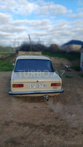 LADA (VAZ) 21011-2