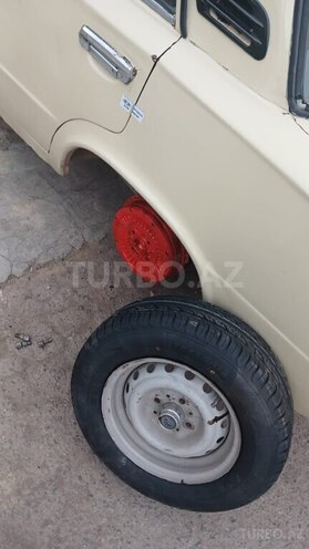 LADA (VAZ) 21011-4