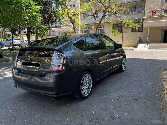 Toyota Prius-2
