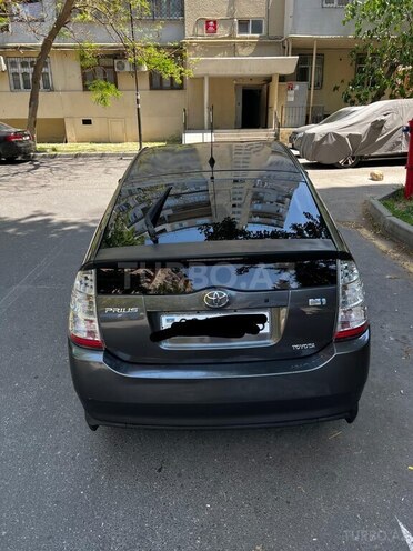 Toyota Prius-7