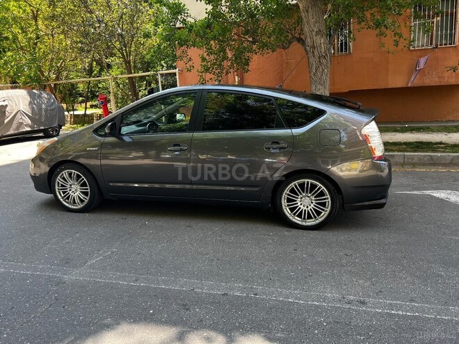 Toyota Prius-8