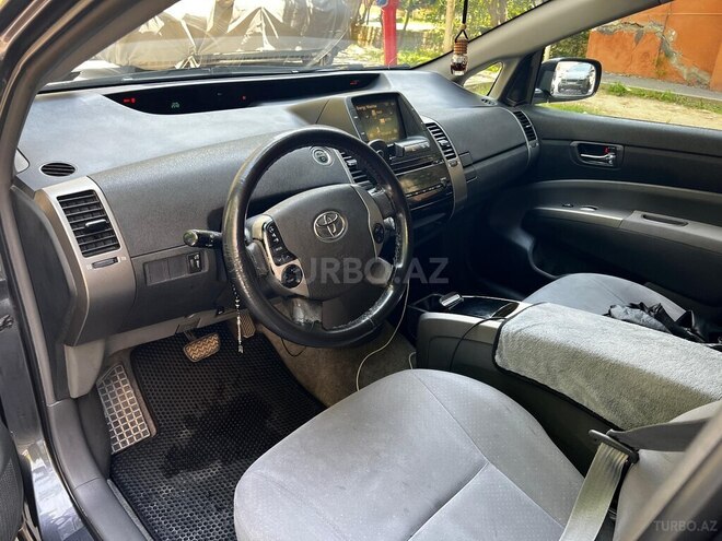 Toyota Prius-11