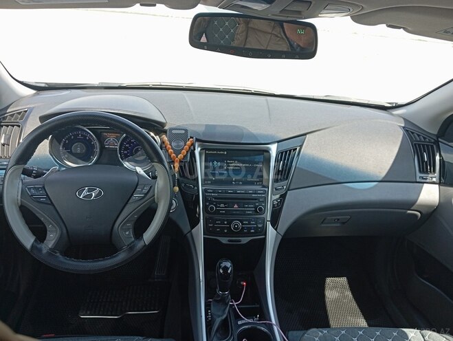 Hyundai Sonata-9