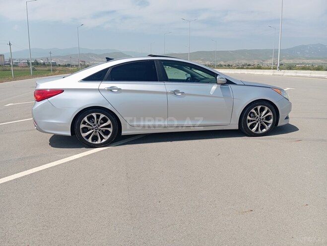 Hyundai Sonata-6