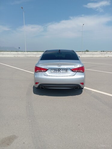 Hyundai Sonata-14