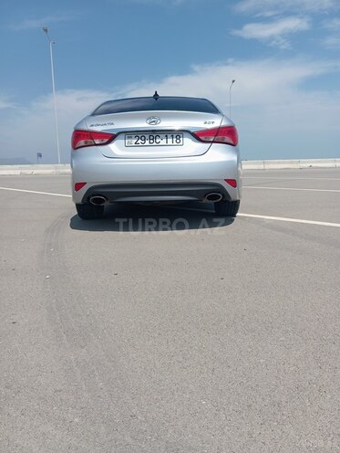 Hyundai Sonata-15