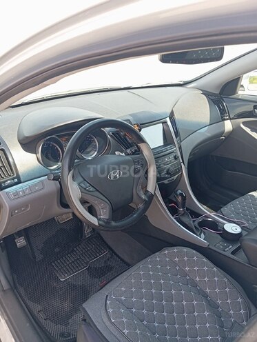 Hyundai Sonata-10