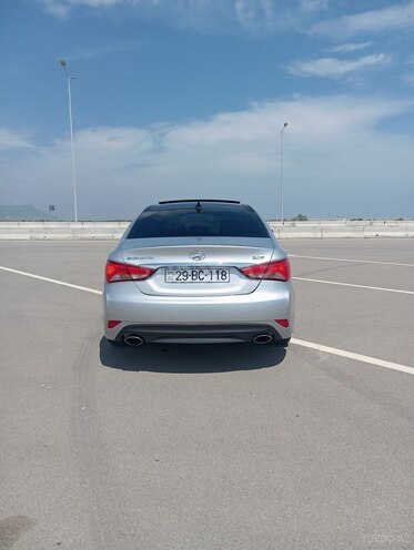 Hyundai Sonata-5
