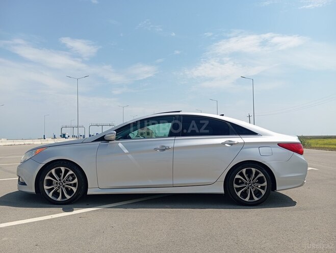 Hyundai Sonata-2