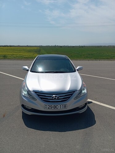 Hyundai Sonata-4