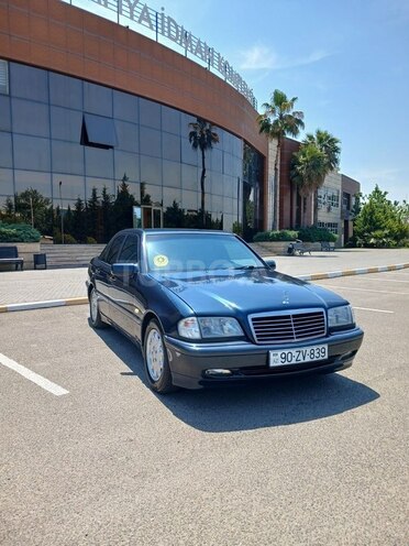 Mercedes C 200-1
