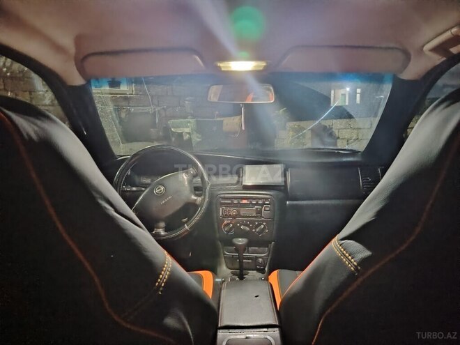 Opel Vectra-4