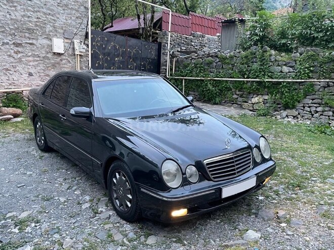 Mercedes E 240-5