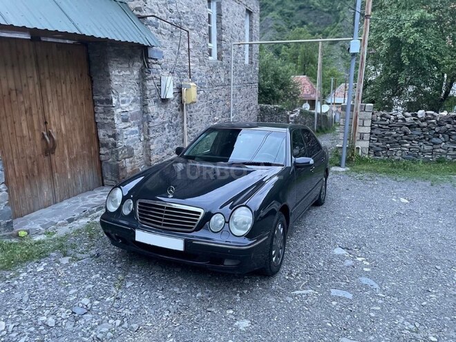 Mercedes E 240-6