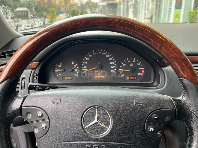 Mercedes E 240-18