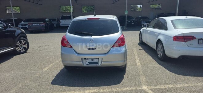 Nissan Tiida-2