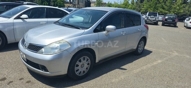 Nissan Tiida-4