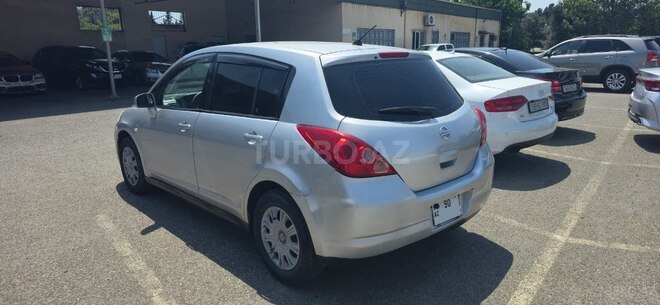 Nissan Tiida-5