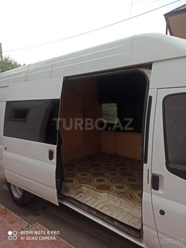 Ford Transit-4