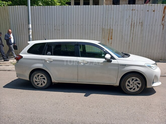 Toyota Corolla Fielder-5