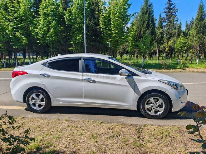 Hyundai Avante-4