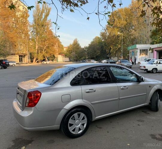 Chevrolet Lacetti-2