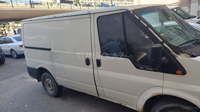 Ford Transit-5
