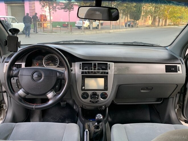 Chevrolet Lacetti-12