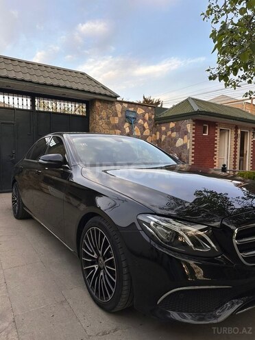 Mercedes E 200 d-4