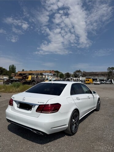 Mercedes E 220-6