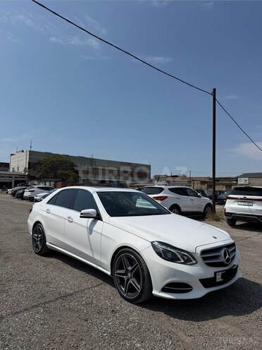 Mercedes E 220-2