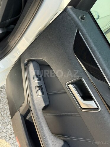 Mercedes E 220-8